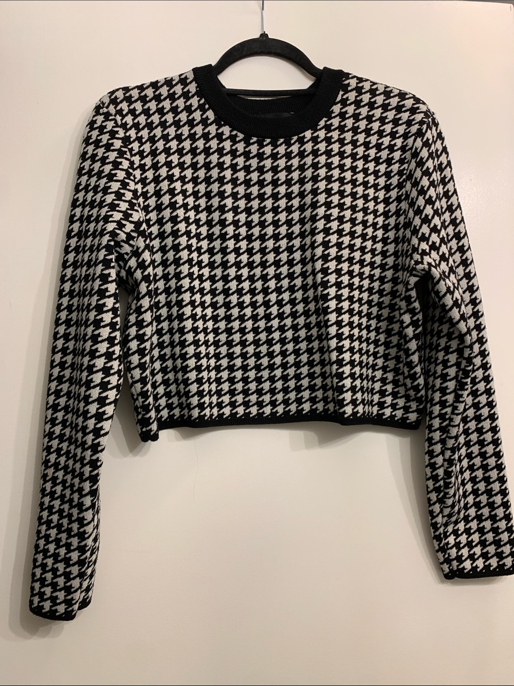 Black & White Houndstooth Crewneck Crop Sweater